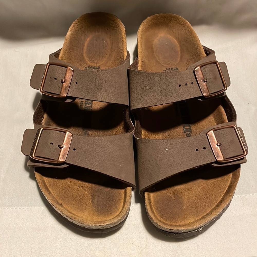 Girls Birkenstocks size 31 (13-13.5 US)